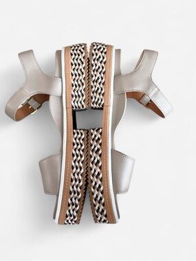 L’Amour Des Pieds Dalaney Metallic Sandals